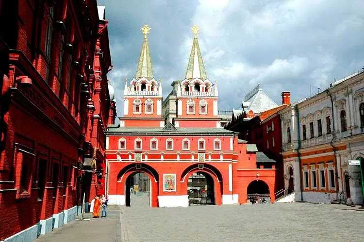 Как найти районы с наибольшим количеством зелёных зон